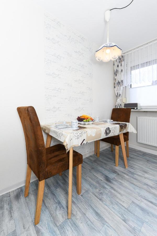 Ferienwohnung Im Haus Weinstock Esens Dış mekan fotoğraf